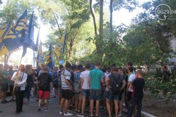 Появились подробности митинга против вывода "Азова" из Мариуполя Появились подробности митинга против вывода "Азова" из Мариуполя