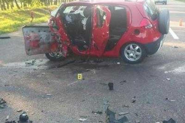 В Харьковской области произошло страшное ДТП: столкнулись два автомобиля, есть погибшие В Харьковской области произошло страшное ДТП: столкнулись два автомобиля, есть погибшие