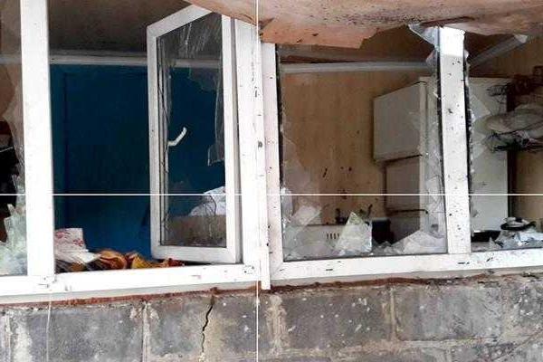 В Марьинке жилые кварталы сильно пострадали от обстрела боевиков "ДНР"