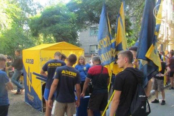 Появились подробности митинга против вывода "Азова" из Мариуполя Появились подробности митинга против вывода "Азова" из Мариуполя