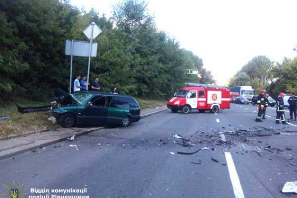 В ДТП в Ровно погибла девушка: опубликованы фото в места трагедии