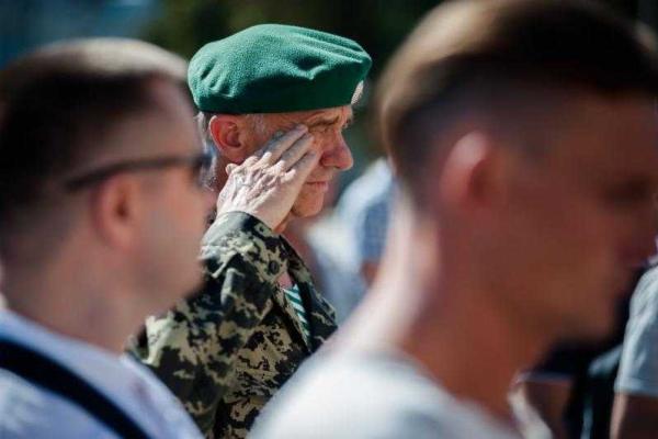 В центре Киева почтили память погибших под Иловайском