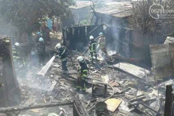 В Мариуполе случился сильный пожар, пострадали три человека