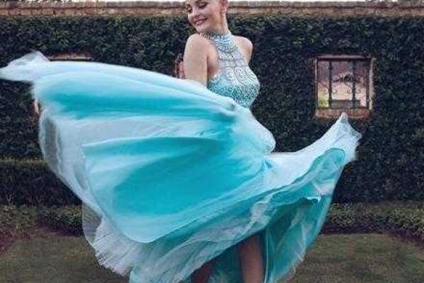 Модель, страдающая лимфомой, представила фотосессию в поддержку больных раком 