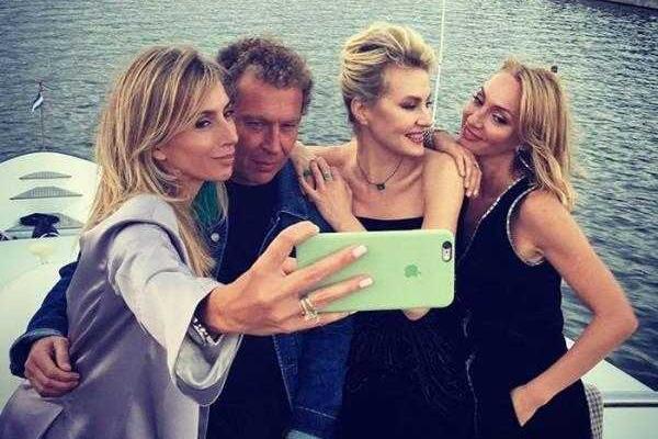 Светлана Бондарчук не снимает кольцо, подаренное бывшим мужем Светлана Бондарчук не снимает кольцо, подаренное бывшим мужем