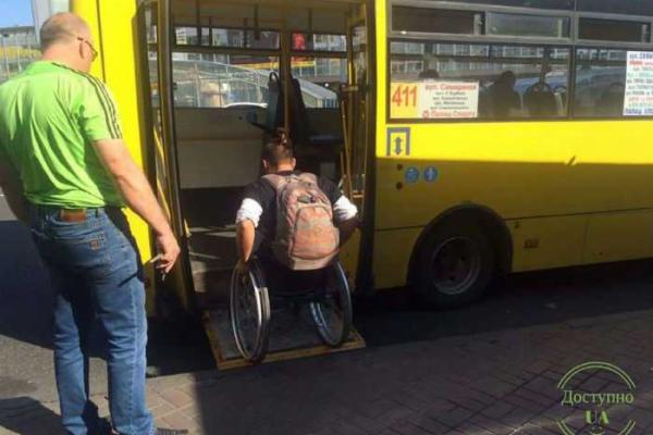 Пользователи соцсетей восхищаются поступком водителя киевской маршрутки