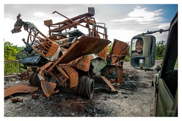 Фотограф поразил невероятными "живыми" снимками из зоны АТО Фотограф поразил невероятными "живыми" снимками из зоны АТО