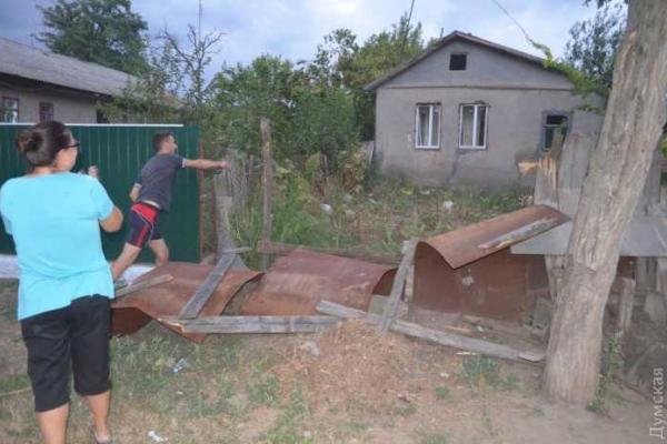 Убийство ребенка в Одесской области спровоцировало массовые беспорядки: люди громят дома Убийство ребенка в Одесской области спровоцировало массовые беспорядки: люди громят дома
