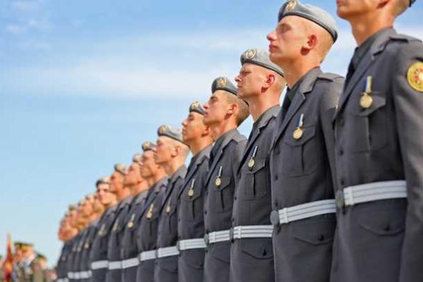 Военные показали последние приготовления к параду на День Независимости Военные показали последние приготовления к параду на День Независимости