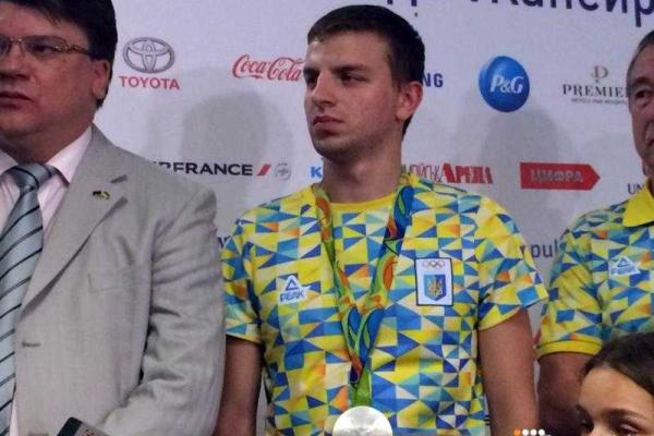 Рио-2016: первого украинского медалиста встретили в "Борисполе" Рио-2016: первого украинского медалиста встретили в "Борисполе"