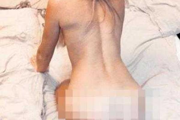 Обнаженная Дана Борисова стала звездой британских таблоидов из-за бывшего мужа