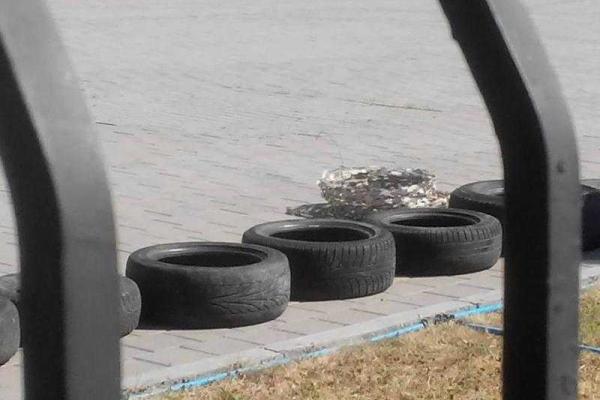 В Черкассах неизвестные грузовиками и шинами заблокировали облэнерго