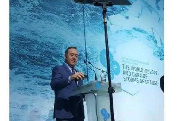 В Киеве на форуме YES выступил американский актер В Киеве на форуме YES выступил американский актер