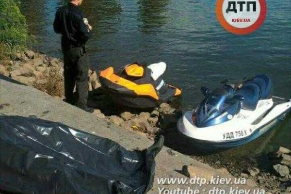 В Сети появились первые фото с места гибели заместителя главы АП В Сети появились первые фото с места гибели заместителя главы АП