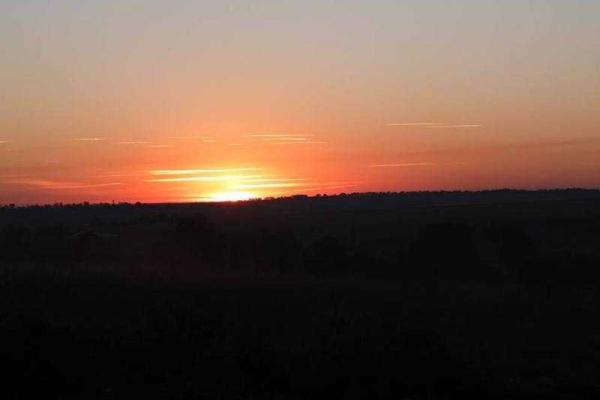 Бригинец опубликовал утренние фото якобы с российскими самолетами в зоне АТО 