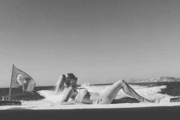 Звезду "Великолепного века" заподозрили во второй беременности Звезду "Великолепного века" заподозрили во второй беременности