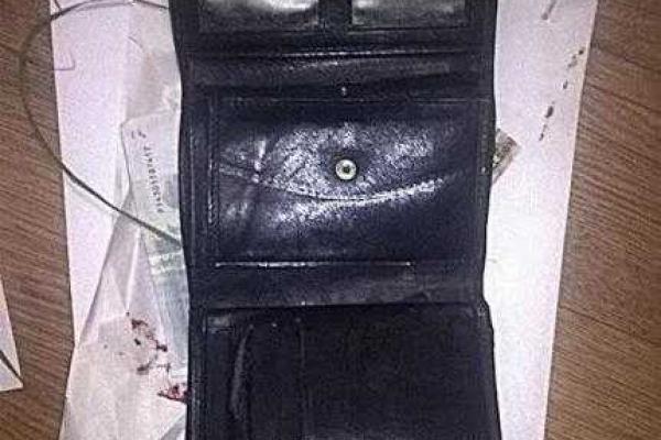 В Мариуполе вооруженный мужчина нападал на женщин посреди ночи В Мариуполе вооруженный мужчина нападал на женщин посреди ночи