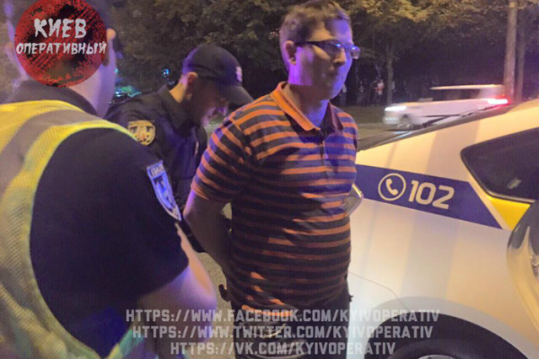 В Киеве произошло страшное ДТП: водитель сбил насмерть подростка на пешеходном переходе В Киеве произошло страшное ДТП: водитель сбил насмерть подростка на пешеходном переходе