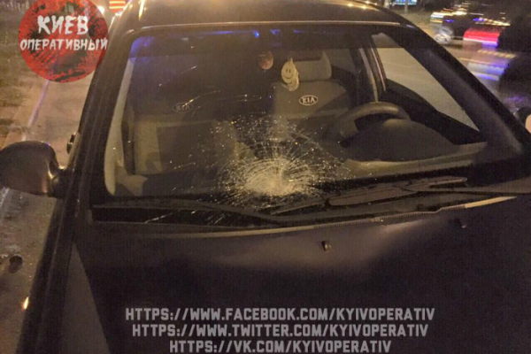 В Киеве произошло страшное ДТП: водитель сбил насмерть подростка на пешеходном переходе В Киеве произошло страшное ДТП: водитель сбил насмерть подростка на пешеходном переходе