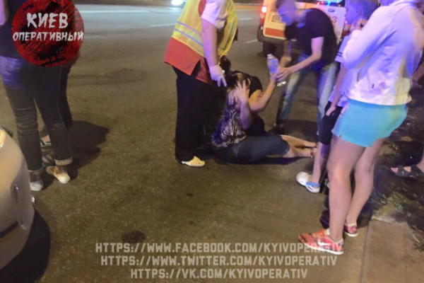 В Киеве произошло страшное ДТП: водитель сбил насмерть подростка на пешеходном переходе В Киеве произошло страшное ДТП: водитель сбил насмерть подростка на пешеходном переходе