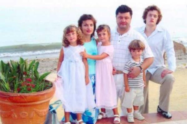 В сети опубликованы малоизвестные фото Порошенко