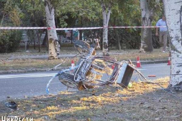 В Николаеве произошло жуткое ДТП, в котором погибли четыре человека В Николаеве произошло жуткое ДТП, в котором погибли четыре человека
