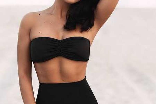 Возлюбленная Виталия Козловского снялась обнаженной