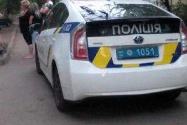 Во Львове полицейский автомобиль сбил ребенка Во Львове полицейский автомобиль сбил ребенка