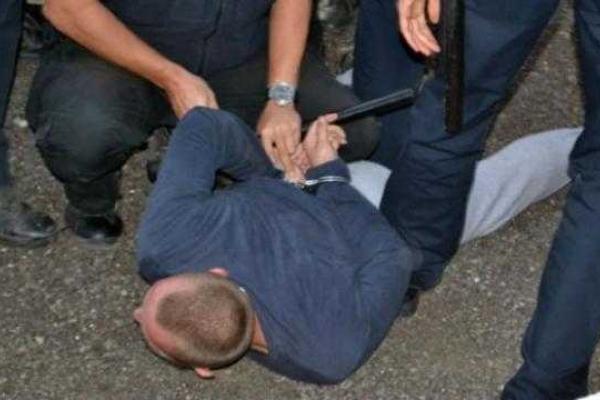 В Одессе забросали яйцами Генконсульство РФ