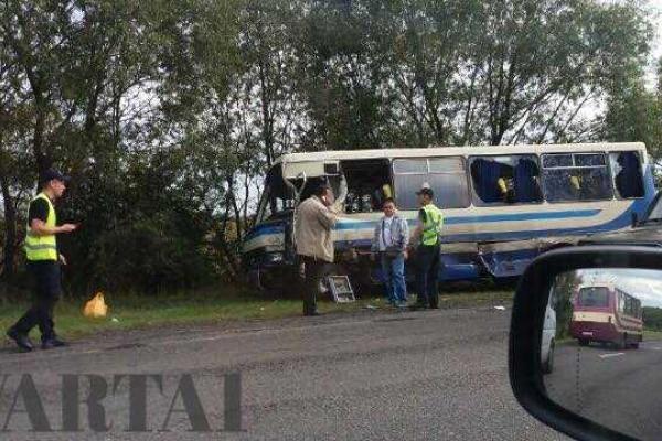 На Львовщине жуткое ДТП: микроавтобус столкнулся с маршруткой, есть жертвы На Львовщине жуткое ДТП: микроавтобус столкнулся с маршруткой, есть жертвы