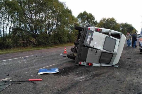 На Львовщине жуткое ДТП: микроавтобус столкнулся с маршруткой, есть жертвы На Львовщине жуткое ДТП: микроавтобус столкнулся с маршруткой, есть жертвы