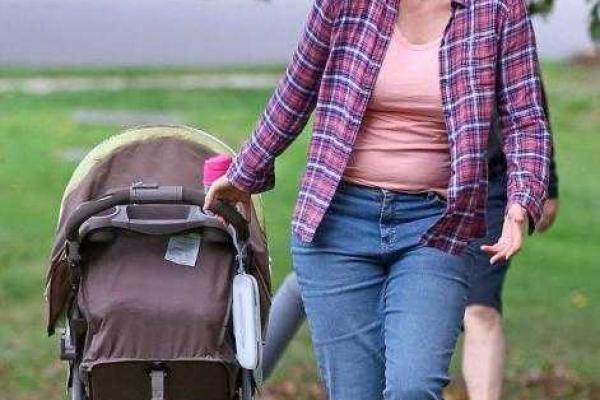 Шарлиз Терон поправилась на 20 кг: свежие фото актрисы взорвали сеть Шарлиз Терон поправилась на 20 кг: свежие фото актрисы взорвали сеть