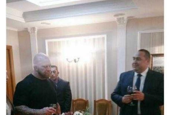 Шикарное застолье главаря "ЛНР" Плотницкого возмутило пользователей Сети  Шикарное застолье главаря "ЛНР" Плотницкого возмутило пользователей Сети