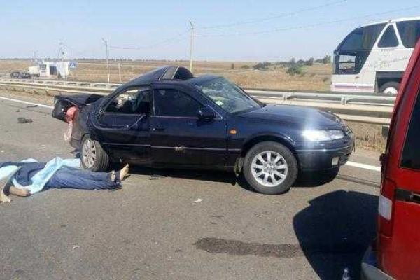 Под Одессой в страшном ДТП погибли два человека Под Одессой в страшном ДТП погибли два человека