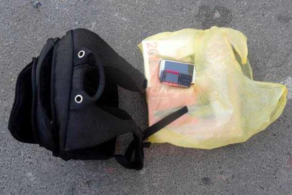 В Киеве задержали мужчину, который обокрал квартиру и продавал вещи возле метро В Киеве задержали мужчину, который обокрал квартиру и продавал вещи возле метро