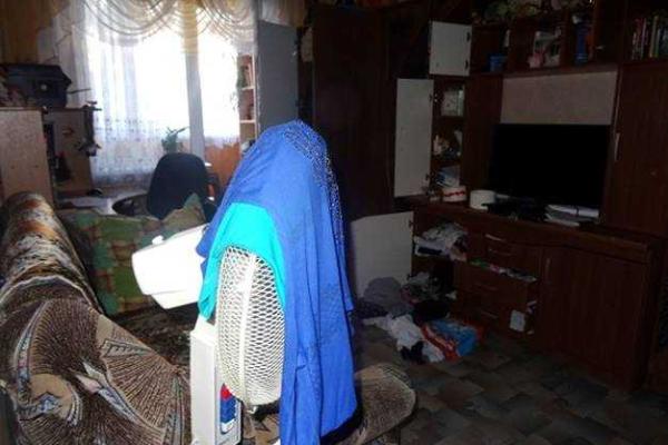 В Киеве задержали мужчину, который обокрал квартиру и продавал вещи возле метро В Киеве задержали мужчину, который обокрал квартиру и продавал вещи возле метро