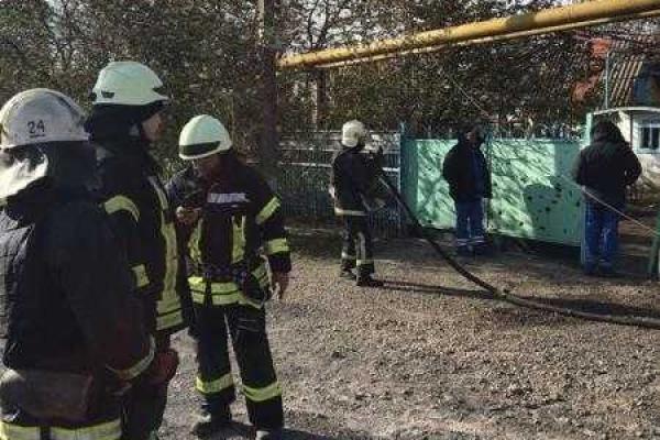 Боевики обстреляли Талаковку: разрушены жилые дома, случился пожар Боевики обстреляли Талаковку: разрушены жилые дома, случился пожар