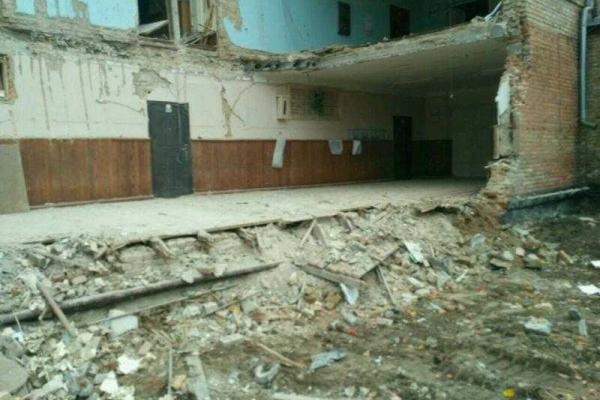 В Василькове завершены поисково-спасательные работы в обвалившейся школе В Василькове завершены поисково-спасательные работы в обвалившейся школе