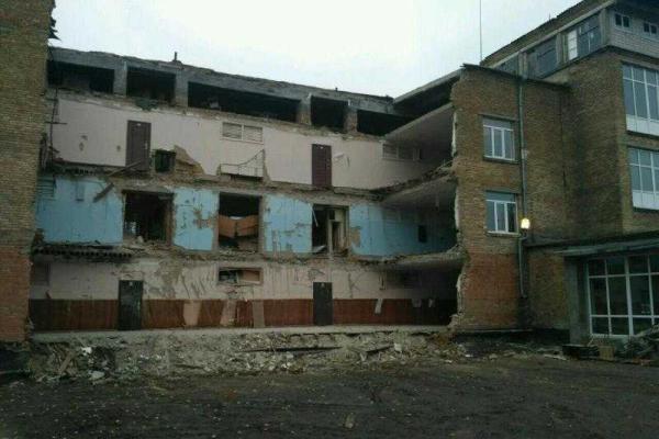 В Василькове завершены поисково-спасательные работы в обвалившейся школе В Василькове завершены поисково-спасательные работы в обвалившейся школе