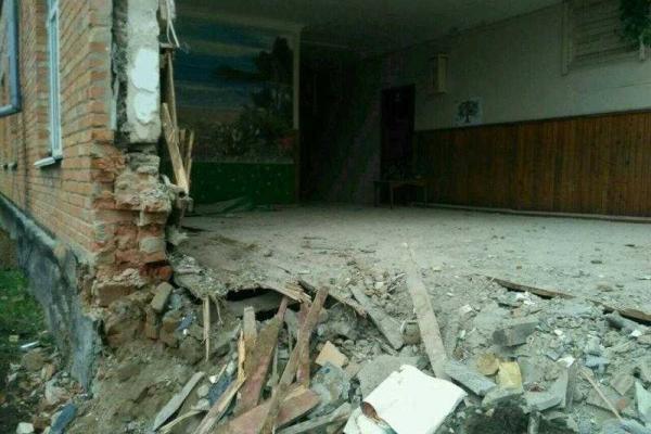 В Василькове завершены поисково-спасательные работы в обвалившейся школе В Василькове завершены поисково-спасательные работы в обвалившейся школе