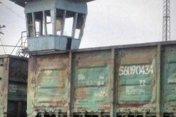Очевидцы показали, во что боевики превратили Дебальцевский ж/д узел
