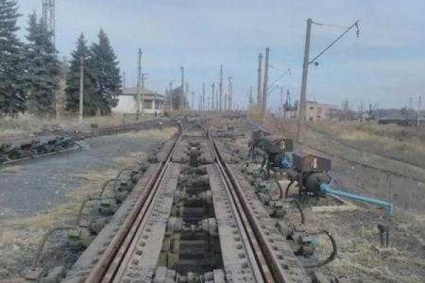 Очевидцы показали, во что боевики превратили Дебальцевский ж/д узел