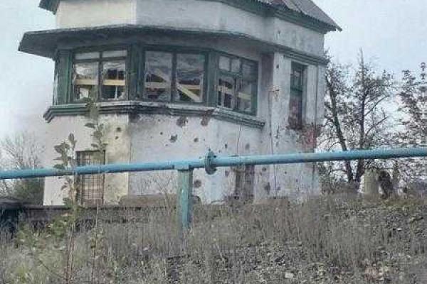 Очевидцы показали, во что боевики превратили Дебальцевский ж/д узел