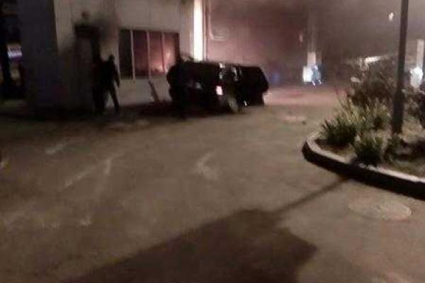 В Одессе автомобиль протаранил АЗС, прогремели 2 взрыва В Одессе автомобиль протаранил АЗС, прогремели 2 взрыва