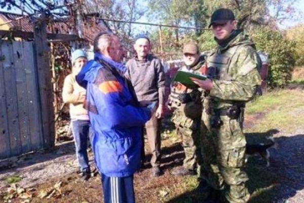 Правоохранители показали, как выживают люди в прифронтовом поселке Пески