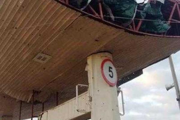 В сети показали фото обстрелянной Станицы Луганской