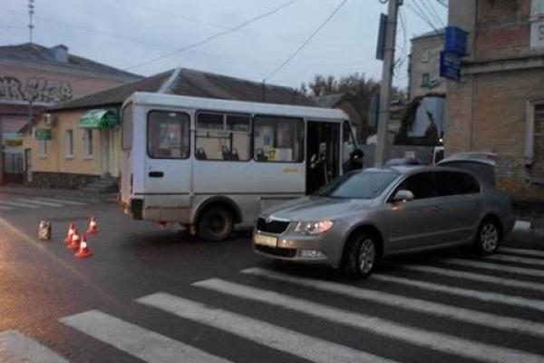 В Кропивницком произошло ДТП: маршрутка столкнулась с легковым автомобилем