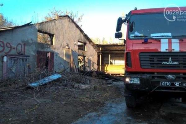 В Мариуполе произошел масштабный пожар: горел деревообрабатывающий цех В Мариуполе произошел масштабный пожар: горел деревообрабатывающий цех