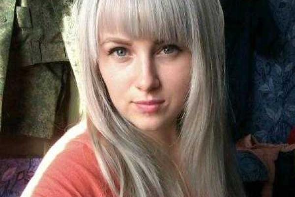 Волонтеры нашли любовницу погибшего Моторолы - блондинку из Луганска