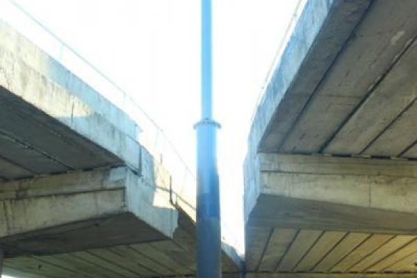 В оккупированном Луганске неизвестные взорвали памятник, установленный ко Дню Победы В оккупированном Луганске неизвестные взорвали памятник, установленный ко Дню Победы